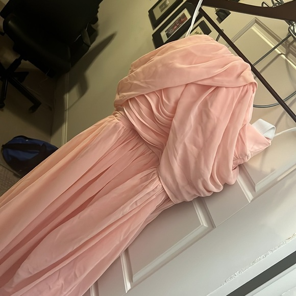 Soft pink elegant gown - Picture 4 of 6